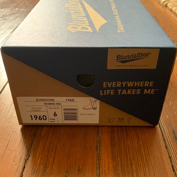 Blundstone Women’s Black Nubuck Heeled Boots - Picture 10 of 10